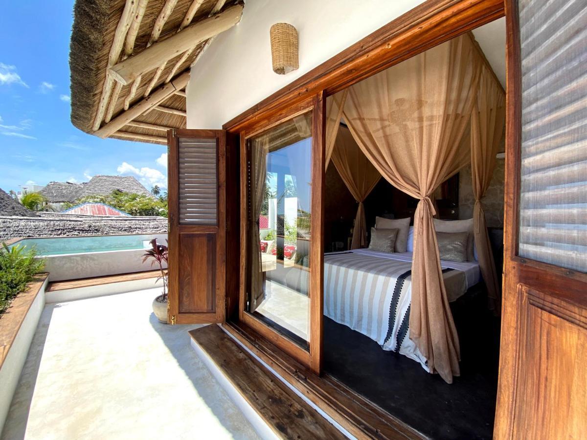 Joya' Beach Suites & Villa Джамбиани Экстерьер фото