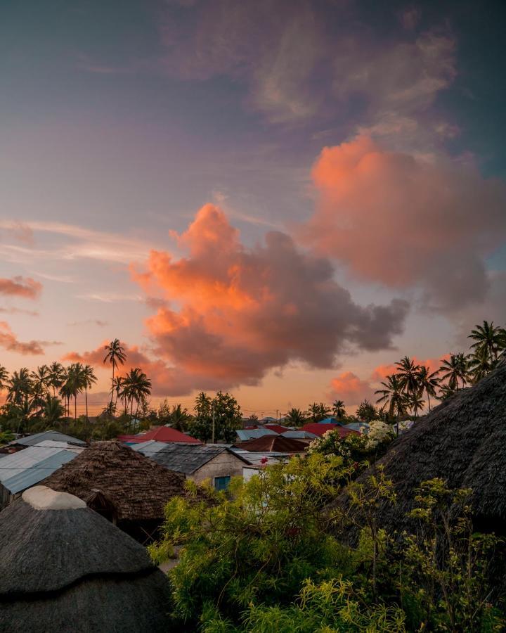 Joya' Beach Suites & Villa Джамбиани Экстерьер фото